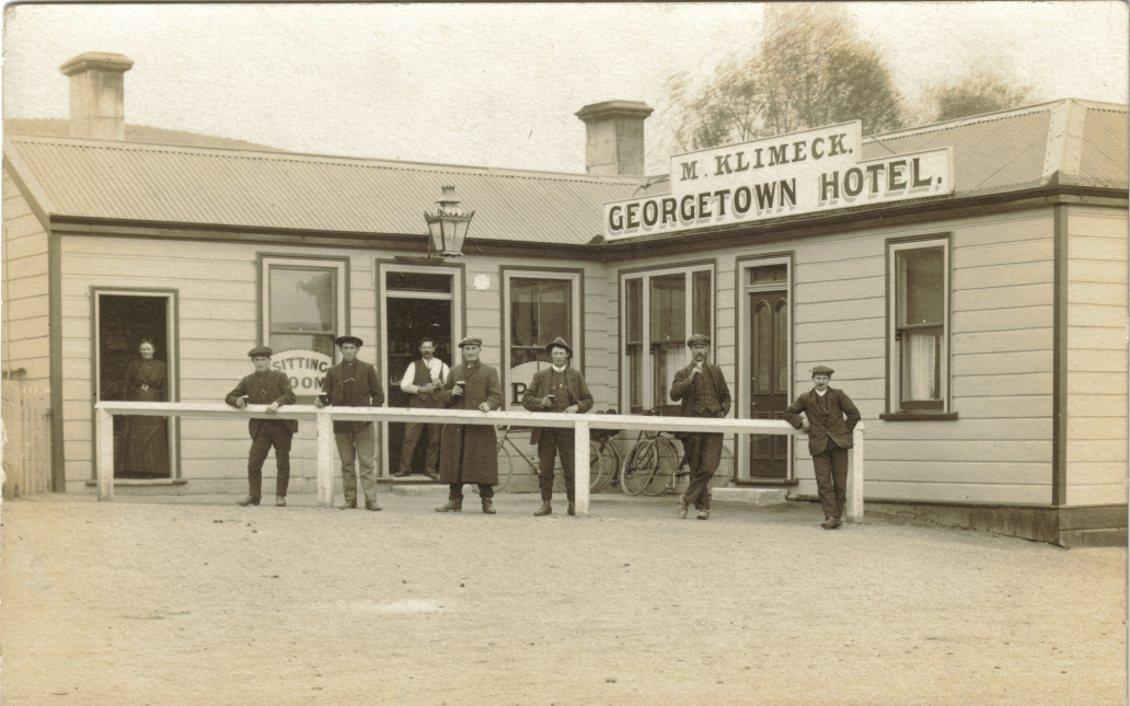 Klimeck George Hotel Minnie Klimek (nee Barra) at left door & Martin Klimeck at the other. 1916 Ca. Kindly provided by Pauline Lee